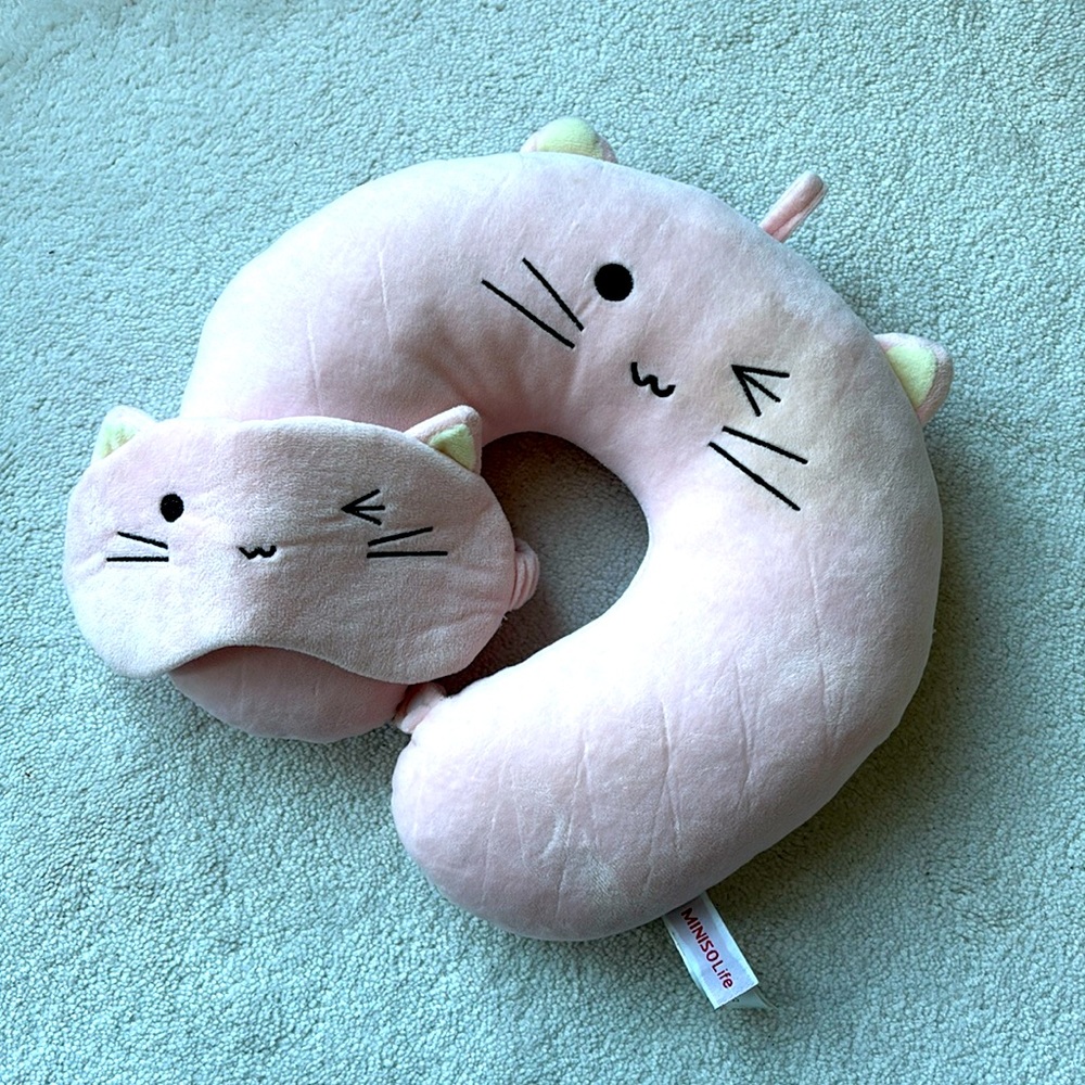 Travel neck pillow and eye cover